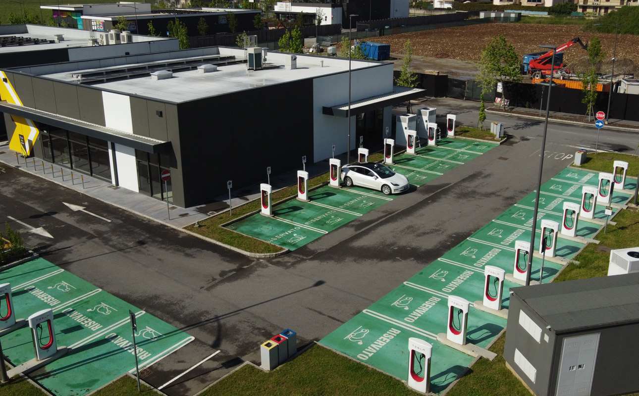 Supercharger TESLA